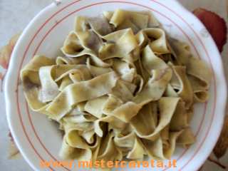 Pappardelle ai funghi e noci