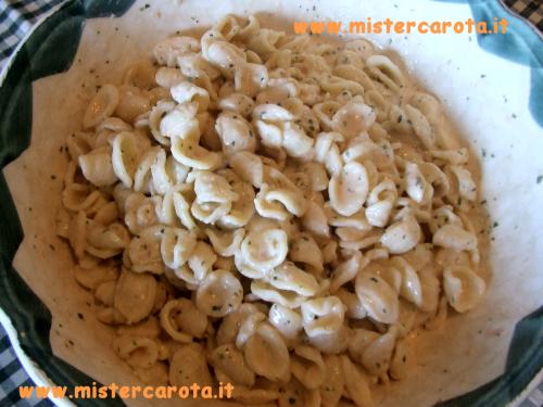 Orecchiette al pesto di mandorle di Monia