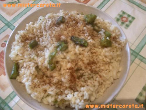 Risotto agli asparagi e paprika